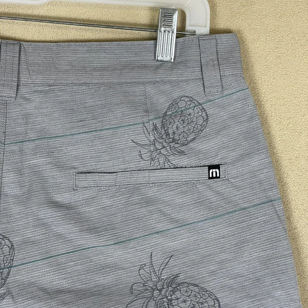 Travis Mathew Shorts Adult 32 Gray Pineapple Print Golf Golfing Lightweight Mens